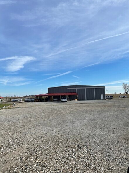 13360 US Highway 62 NE, Mount Sterling, OH à vendre - Photo du bâtiment - Image 2 de 6