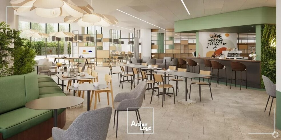 1 Rue Stephenson, Montigny-le-Bretonneux for lease - Interior Photo - Image 1 of 12