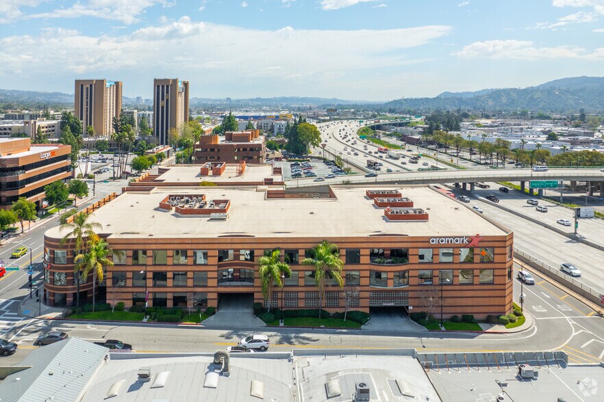 115 N 1st St, Burbank, CA à louer - Photo du bâtiment - Image 3 de 19