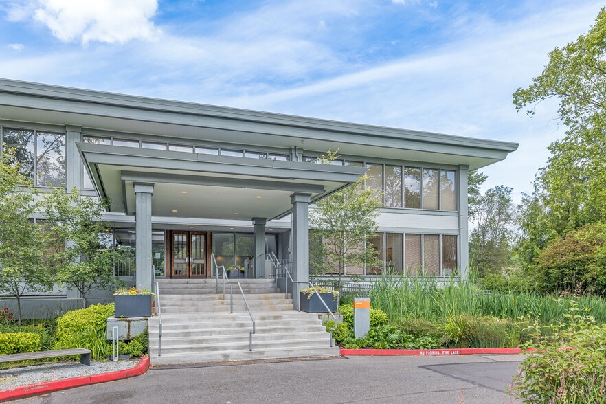 1400 112th Ave SE, Bellevue, WA for lease - Building Photo - Image 2 of 2