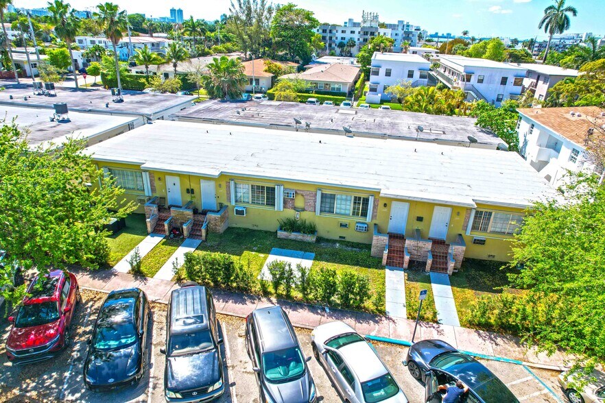 1930 Calais Dr, Miami Beach, FL à vendre - Photo du bâtiment - Image 2 de 5