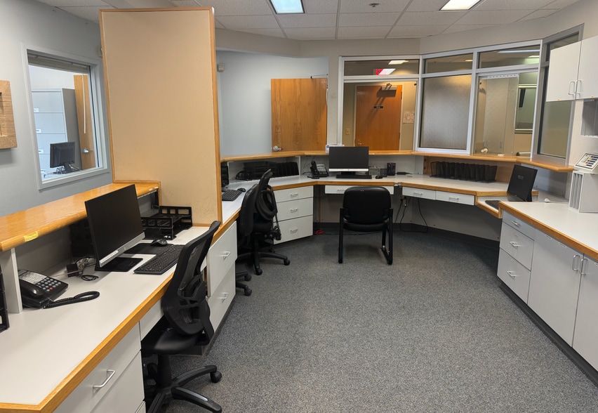 299 Carew St, Springfield, MA for sale - Building Photo - Image 3 of 7