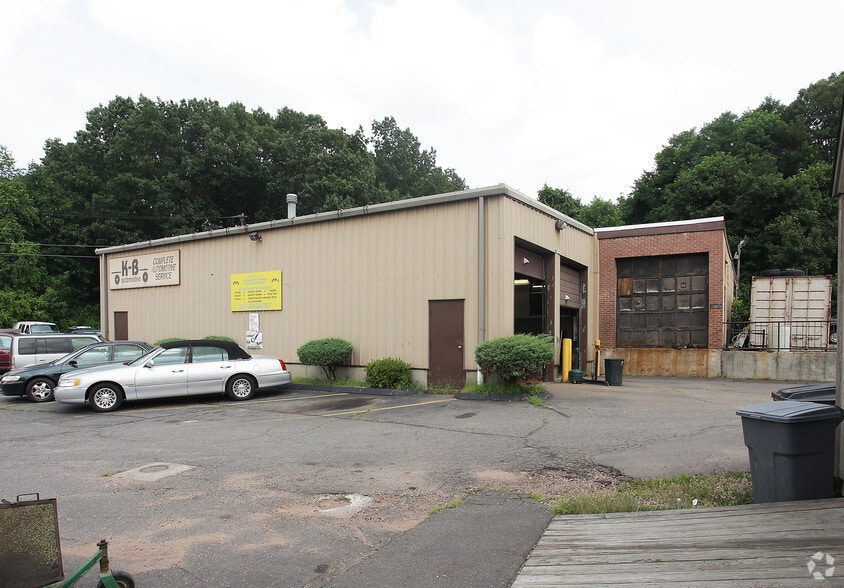 311 Broad St, Manchester, CT for sale - Building Photo - Image 2 of 5
