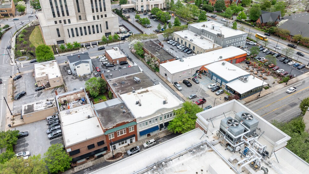 217-219 E Washington St, Greenville, SC à louer - Photo du bâtiment - Image 3 de 17