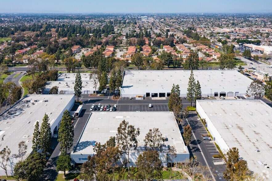 16021 Arthur St, Cerritos, CA à louer - Aérien - Image 3 de 5