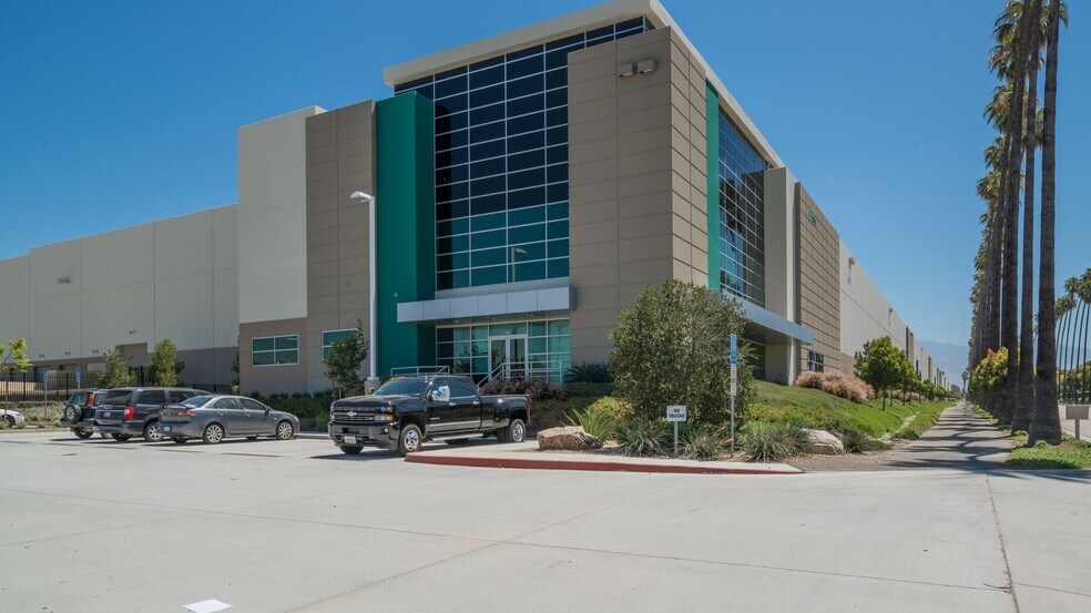 1950 Palmetto Ave, Redlands, CA à louer - Photo du bâtiment - Image 2 de 4