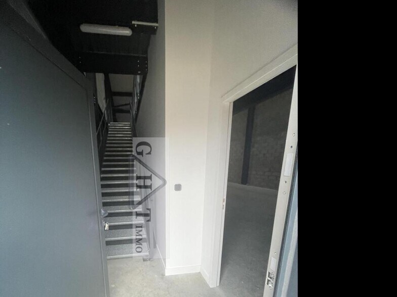 Industrial in Ennery for lease - Interior Photo - Image 1 of 5