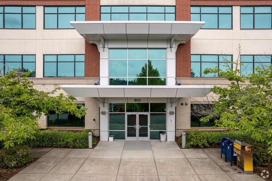 1800 Blankenship Rd, West Linn, OR à louer - Photo du bâtiment - Image 3 de 40