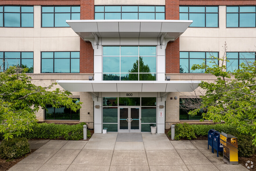 1800 Blankenship Rd, West Linn, OR à louer - Photo du bâtiment - Image 3 de 5