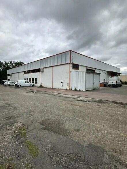 Industriel dans Pessac à louer - Photo du bâtiment - Image 2 de 4