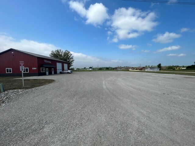 5364 Hutton Dr, Urbana, IA à louer - Photo du bâtiment - Image 3 de 10