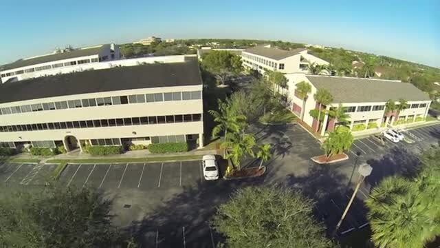 11400-11440 N Kendall Dr, Miami, FL à louer - Vidéo sur l’inscription commerciale - Image 2 de 49