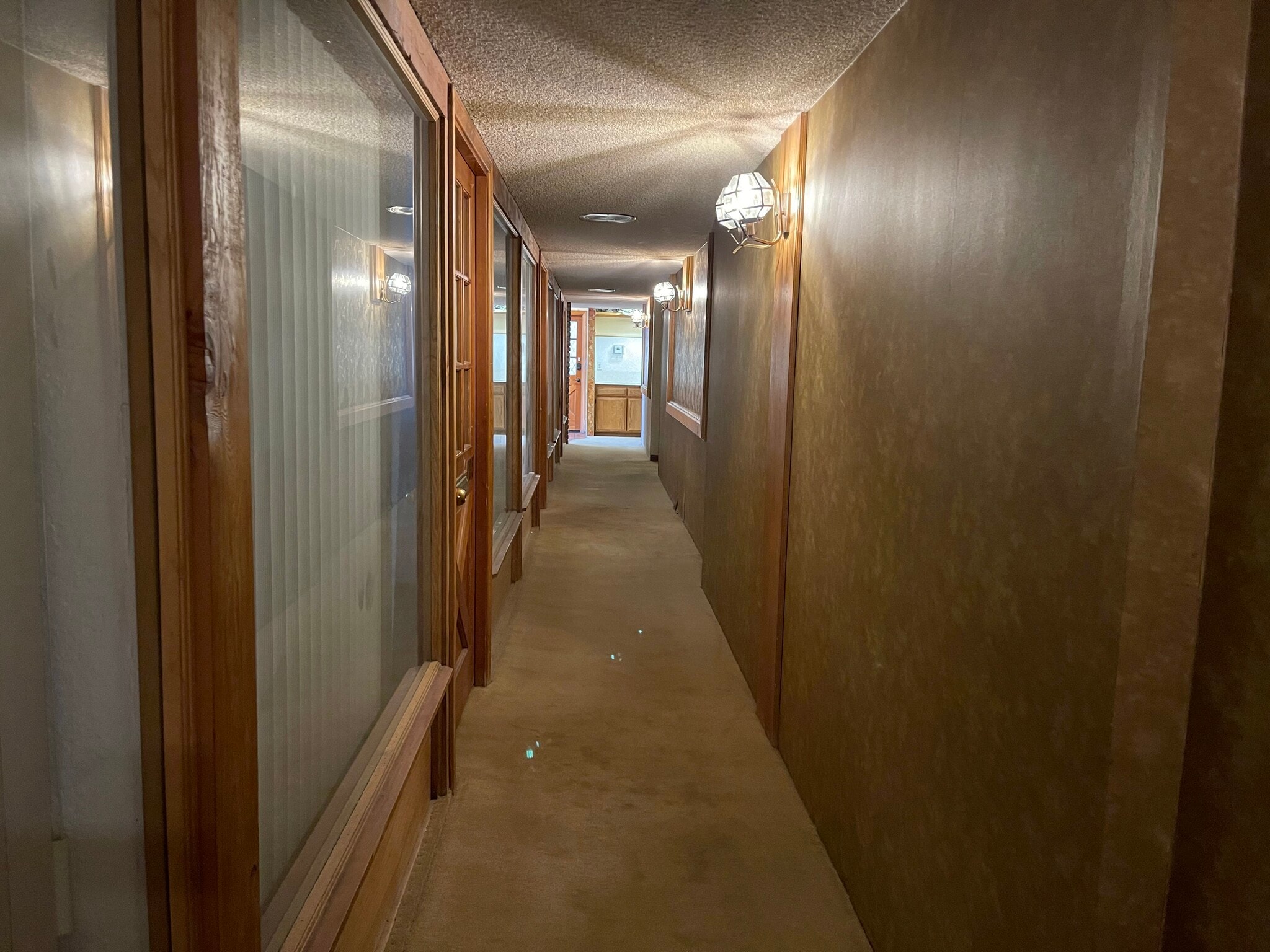 42156 10th St W, Lancaster, CA for lease Interior Photo- Image 1 of 2
