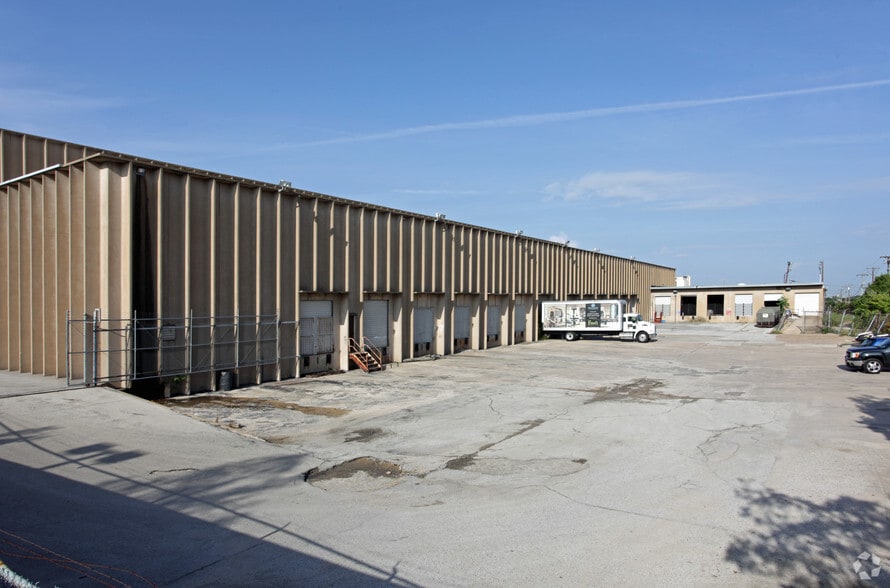 4355 Lyndon B Johnson Fwy, Dallas, TX for lease - Building Photo - Image 2 of 14