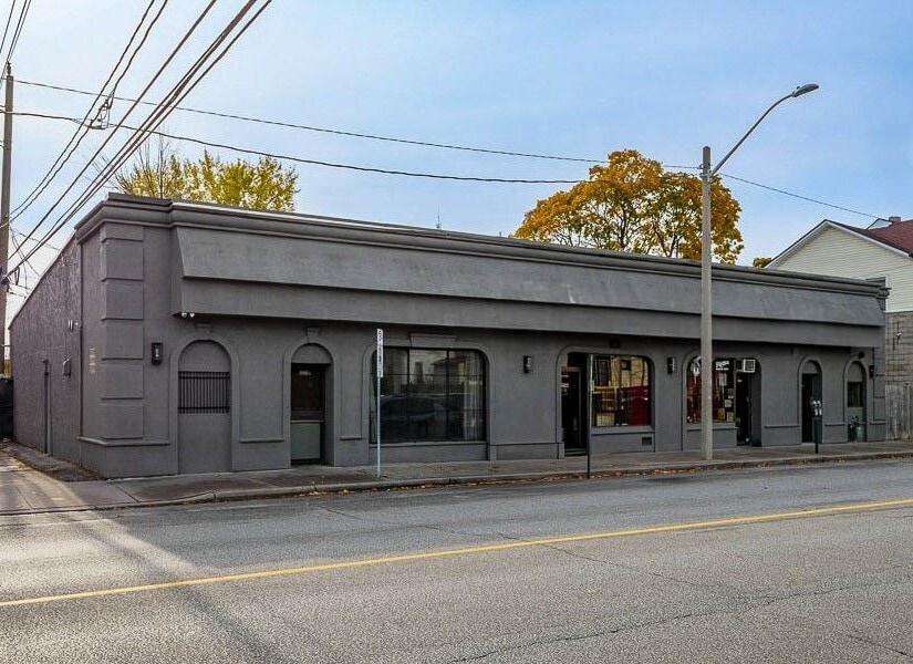 225-227 Erie St E, Windsor, ON for lease Primary Photo- Image 1 of 3