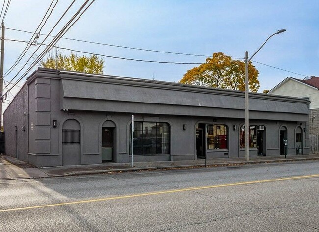More details for 225-227 Erie St E, Windsor, ON - Retail for Lease