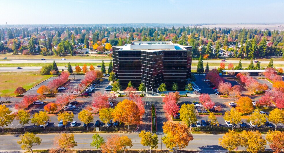 45 E River Park Pl W, Fresno, CA à louer - Photo du bâtiment - Image 3 de 12