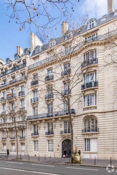 90 Avenue Niel, Paris à vendre - Photo du bâtiment - Image 3 de 3