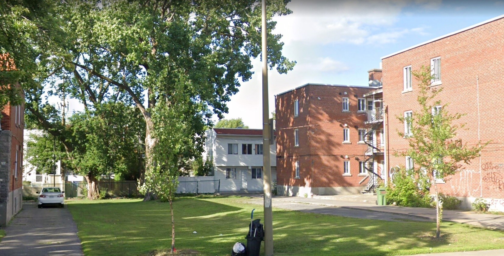 Boul Saint-Michel, Montréal, QC for sale Primary Photo- Image 1 of 1