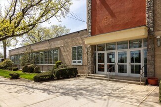 Plus de détails pour 16711 73rd Ave, Fresh Meadows, NY - Local d'activités à louer