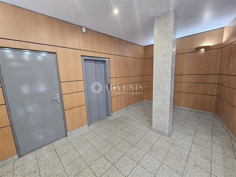 Office in Pantin for lease - Lobby - Image 3 of 6