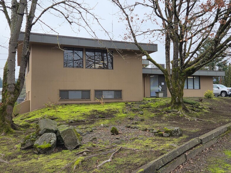 1976 SE Ochoco St, Milwaukie, OR à louer - Photo du bâtiment - Image 3 de 6
