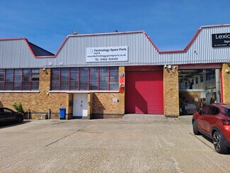 Plus de détails pour Wilbury Way, Hitchin - Industriel à louer