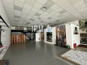 Commerce de détail dans Aix-en-Provence à louer Photo intérieure- Image 2 de 5