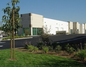 2000-2032 Camfield Ave, Commerce, CA for lease Building Photo- Image 1 of 10