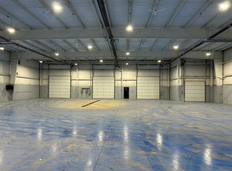 450 S Glaspie St, Oxford, MI for sale - Interior Photo - Image 3 of 15