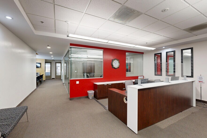 4900 California Ave, Bakersfield, CA à louer - Numérisation 3D de Matterport - Image 2 de 17