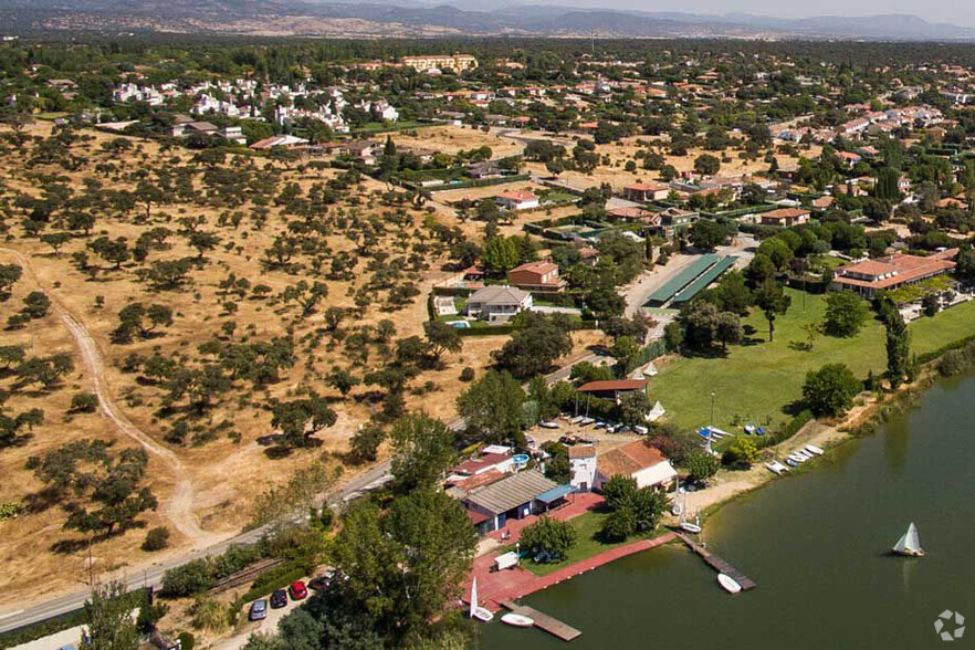 Urbanización Serranillos Playa Sc, 26, San Román de los Montes, Toledo à vendre - Photo du bâtiment - Image 2 de 4