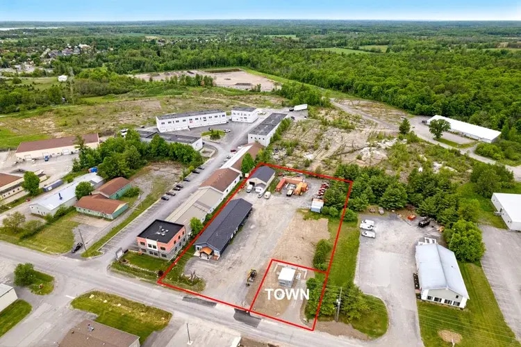 140 Industrial Av, Carleton Place, ON for lease Primary Photo- Image 1 of 3