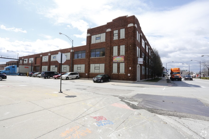 3333 W 47th St, Chicago, IL for sale - Building Photo - Image 2 of 11