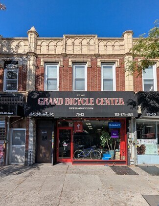Plus de détails pour 7013 Grand Ave, Maspeth, NY - Commerce de détail à vendre