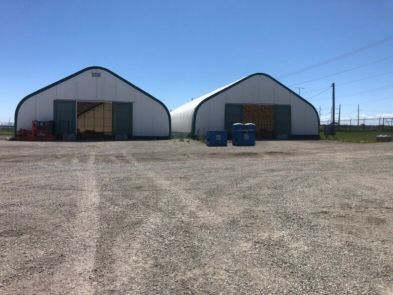 9720 68 St SE, Calgary, AB à louer - Photo du bâtiment - Image 2 de 2