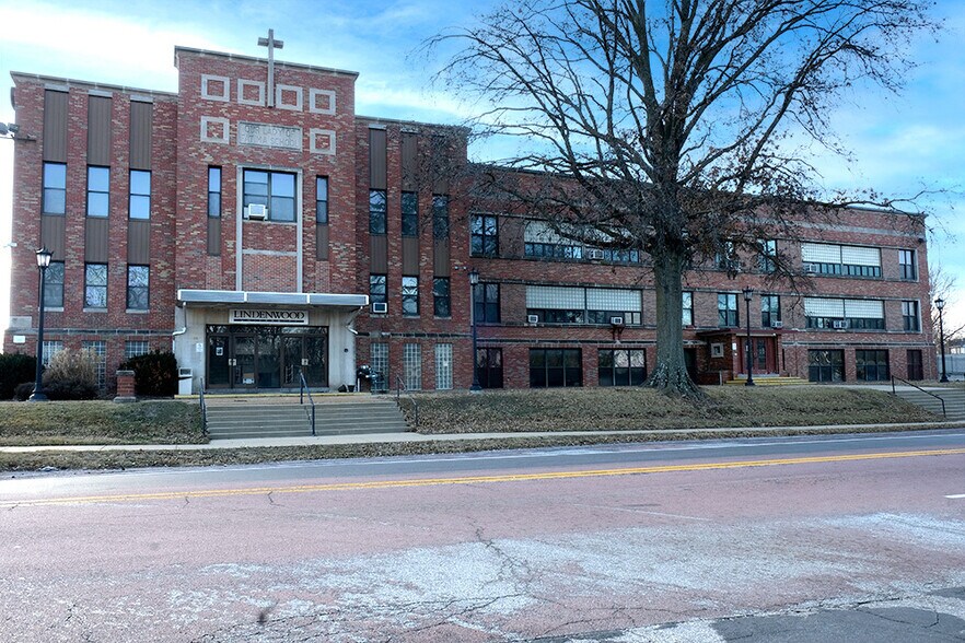 4500 Washington St, Florissant, MO à vendre - Photo du bâtiment - Image 2 de 3