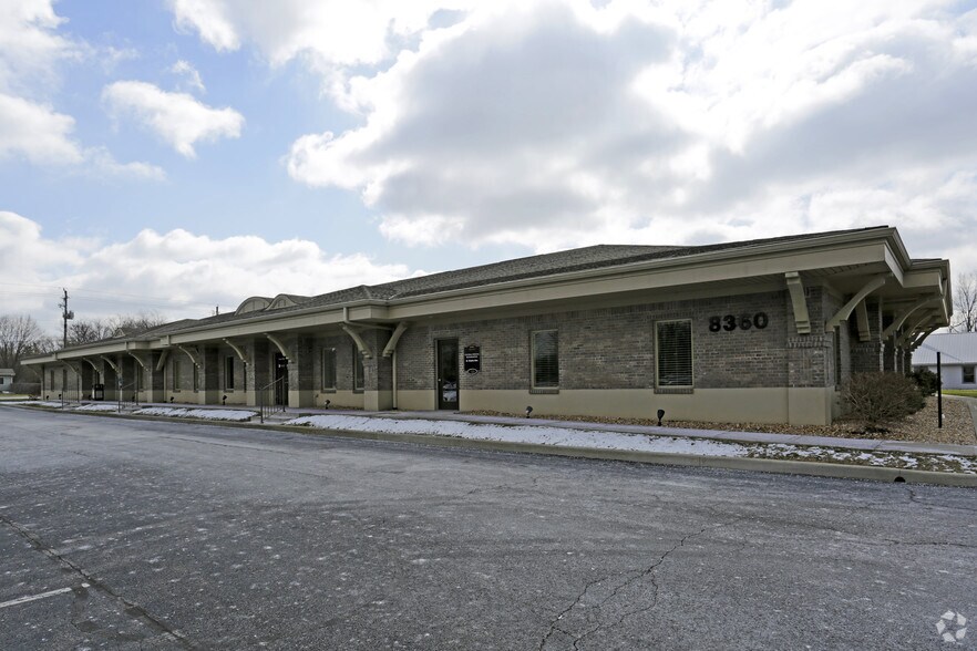 8360 S Emerson Ave, Indianapolis, IN à louer - Photo du bâtiment - Image 3 de 7