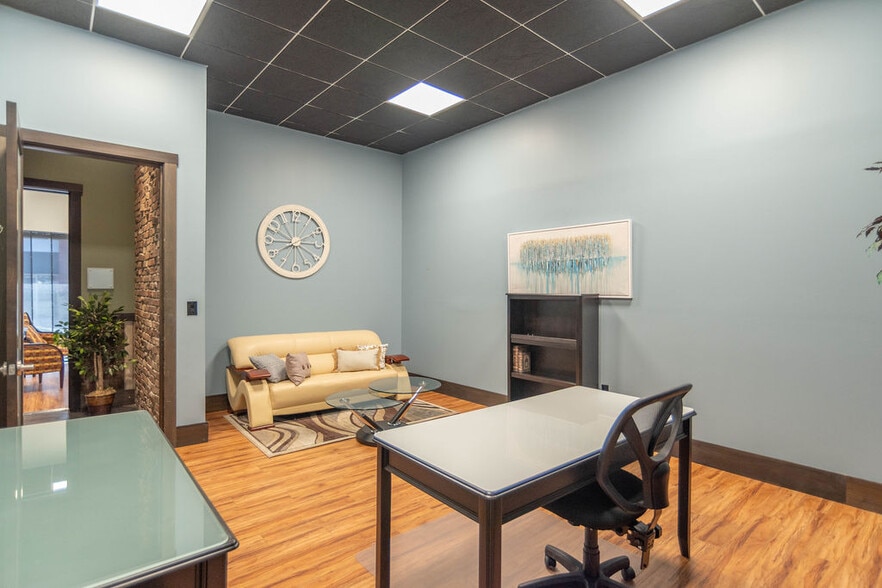 170 N Perry Rd, Plainfield, IN for lease - Building Photo - Image 3 of 11