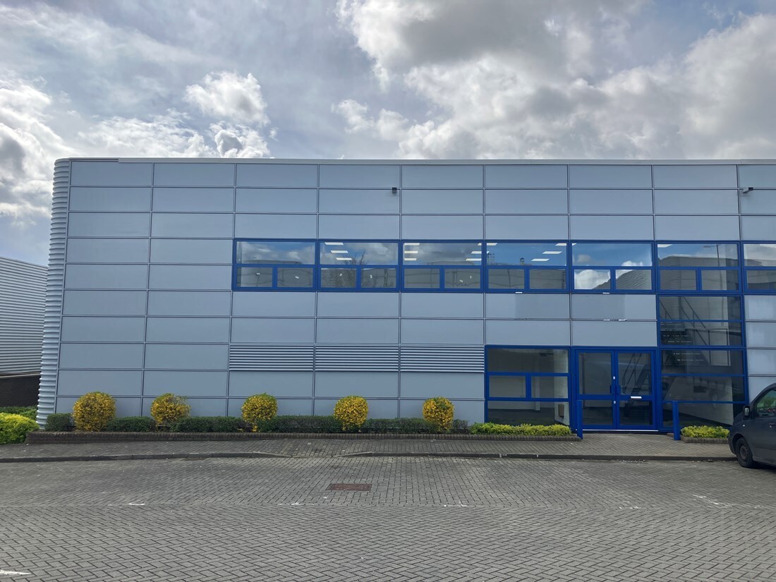 118-134 Tanners Dr, Milton Keynes for lease Building Photo- Image 1 of 2