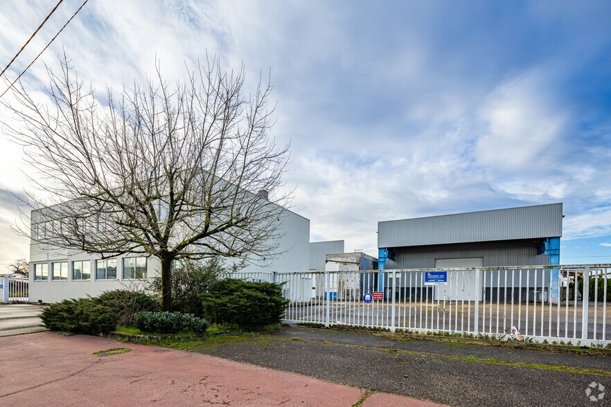 Flex in Saint-Priest for lease - Primary Photo - Image 1 of 2