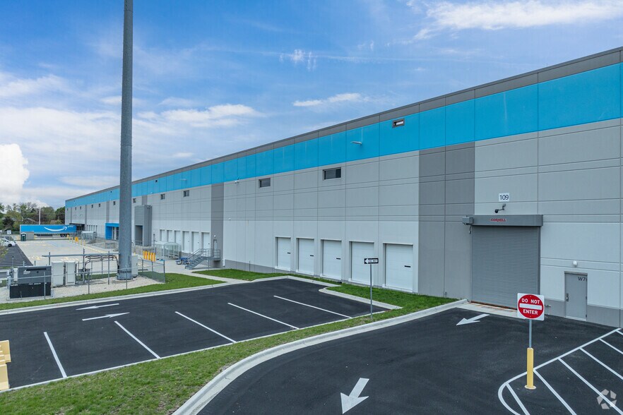 2101 W Lake St, Addison, IL à louer - Photo du bâtiment - Image 2 de 5