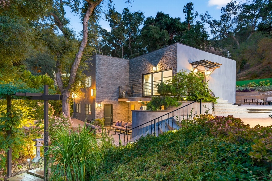 McGroarty Estates portfolio of 3 properties for sale on LoopNet.ca - Building Photo - Image 2 of 125