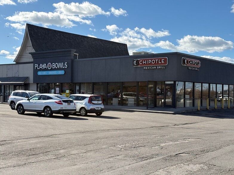 345--365 Rockaway Tpke, Lawrence, NY for lease - Building Photo - Image 2 of 12