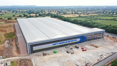 Net World Sports, Wrexham à louer Photo du bâtiment- Image 2 de 10