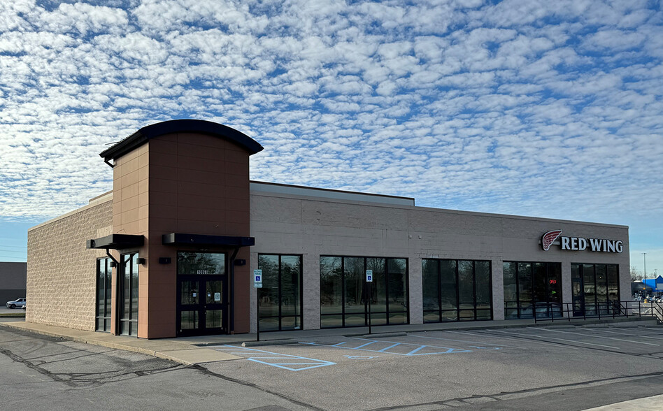 10863 E Washington St, Indianapolis, IN for lease - Building Photo - Image 1 of 2