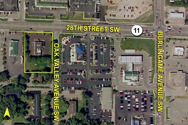 1730 28th St SW, Grand Rapids, MI à vendre - Photo du bâtiment - Image 3 de 4