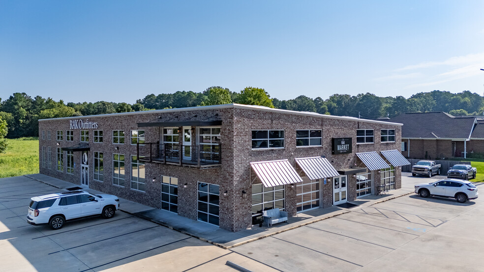 625 Blackwood Ter, Calhoun, GA for lease - Building Photo - Image 1 of 23