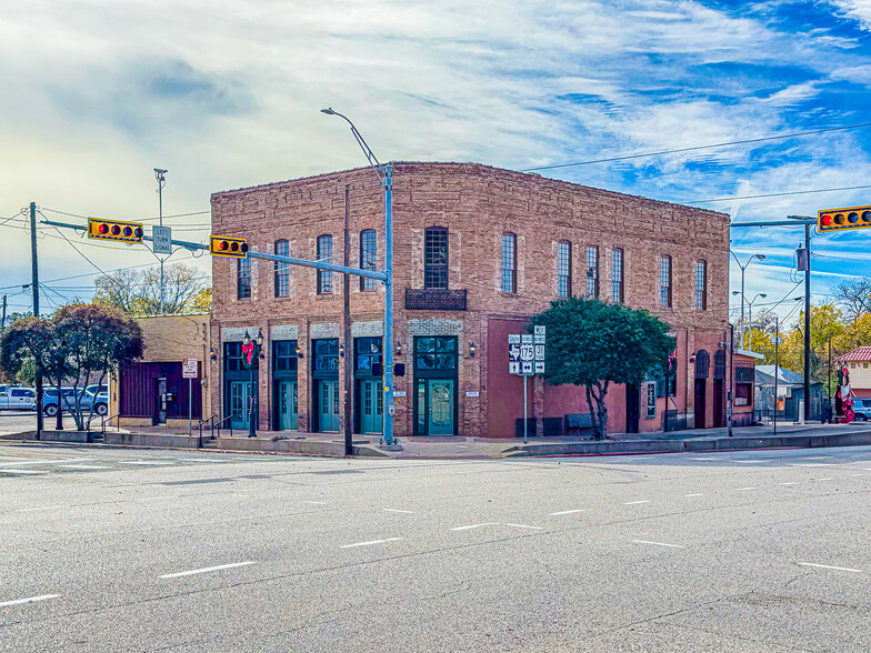 100 W Corsicana St, Athens, TX for sale - Building Photo - Image 1 of 46