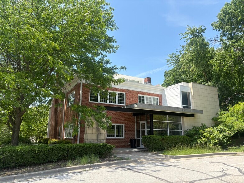 17 S Jewell St, Liberty, MO à vendre - Photo du bâtiment - Image 2 de 7